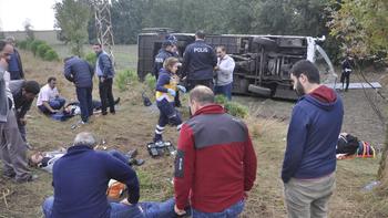 Tekirdağ’da işçi servisi devrildi: 14 yaralı